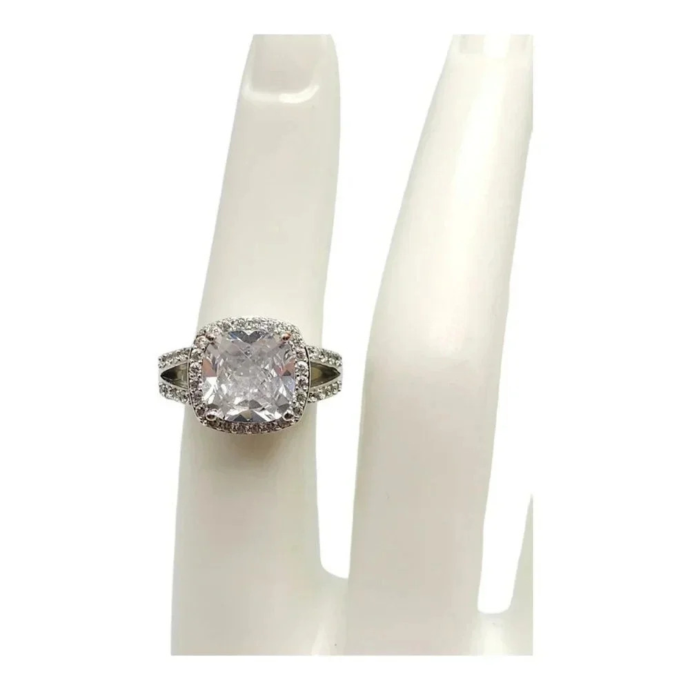 GM Marked Cushion-Cut Cubic Zircon Engagement Ring Silver Tone Size 6